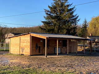 Końbox stajnia dla dwóch koni