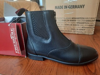 Sztyblety premierę equestrian