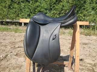 Siodlo ujezdzeniowe jednotybinkowe John Whitaker 17.5 cala MW M/L