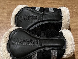 Ochraniacze z futerkiem eskadron