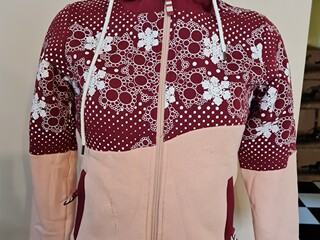 bluza Felix Buhler, r. 164 cm/XS, czerwona, z kapturem, z futrem, używana
