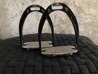 Strzemiona Tech Stirrup
