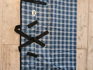 derka Jw Reitsport, r. 165 cm,100 g, niebieska/w kratkę, padokowa, przedłużana szyja, NOWA