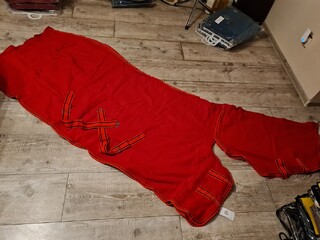 derka Jw reitsport, polarowa, r. 165 cm, z kapturem, czerwona, z pasami, NOWA