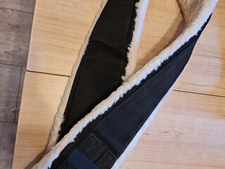 popręg Superior, r. 125 cm, futro syntetyczne, bez gum, czarny, NOWY