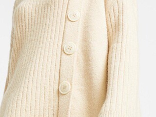 Sweter ecru