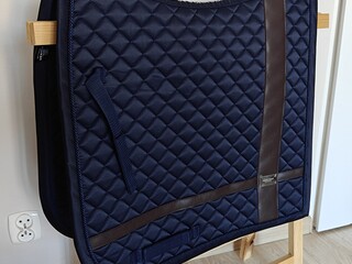 Nowy czaprak Equestrian Stockholm ciemny granat Cob DL