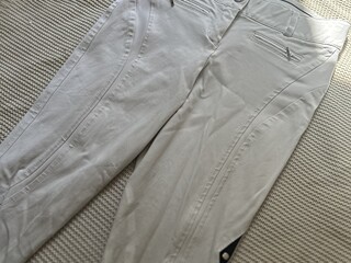 białe bryczesy equiline 36