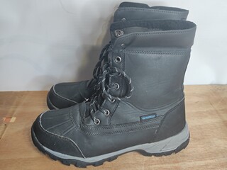 472.39. Zimowe buty Steeds rozmiar 39