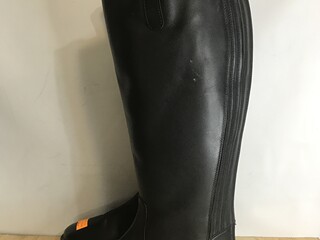44.43. Oficerki ocieplane rozmiar 43 Wide, łydka 40-42 cm, wys.: 46 cm