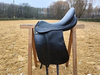 Siodło prestige top dressage 17