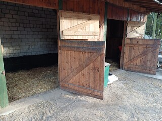 Pensjonat w spokojnej przydomowej stajni. Idealnie dla emerytów. Blisko Warszawy