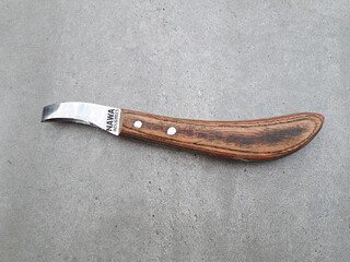 Nóż oczkowy dwustronny ("łezka") do kopyt, NAWA Industries, świeżo naostrzony