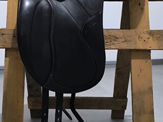 Sprzedam siodło ujeżdżeniowe JORGE CANAVES