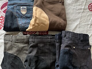 Pięć par bryczesów