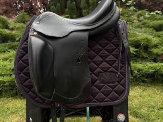 Siodło ujeżdżeniowe Prestige Passion Dressage 16 cali. Łęk 32.Czarne