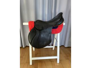 Siodło skokowe Stubben Siegfried z Biomexem, 17,5”, łęk 31cm