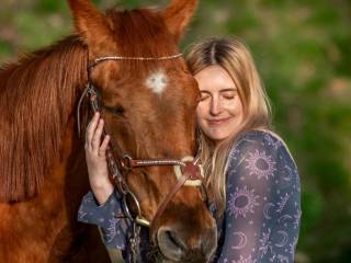 Zapraszam na oprowadzanki i hipoterapię.
