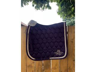 Czaprak Eskadron Deepberry full DL