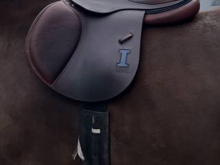 Ikonic PRO Carbon