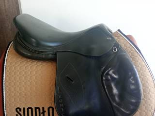 Siodło skokowe Ikonic Evo 1 17,5"
