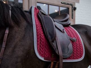 Czaprak Kentucky full ujezdzeniowy DL velvet bordowy