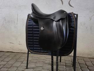 Siodło ujeżdżniowe Bates Innova