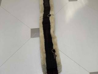 Popręg Kentucky z futrem 130 cm