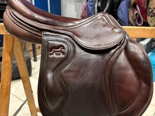 Siodło skokowe 17.5