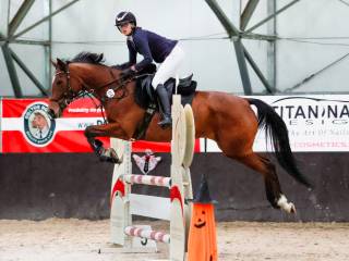 Drobna klacz do wygrywania!