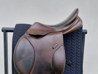 Siodlo skokowe John Whitaker