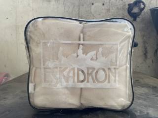 Kremowe owijki pony Eskadron Heritage