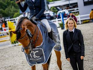 Idealna dla dziecka/ amatora do nauki skoków, wprowadzenie w pierwsze starty i wyższe konkursy.