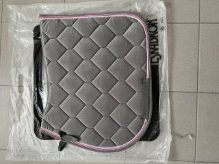 Nowy Czaprak VS pony