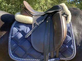 Sprzedam siodło ujezdzeniowe