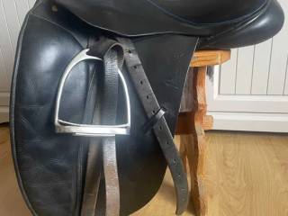Siodło Ujeżdżeniowe czarne CHS England Arthur Kottas