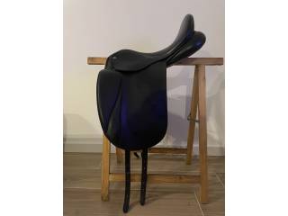 Wysokiej jakości siodło ujeżdżeniowe, bardzo zadbane!