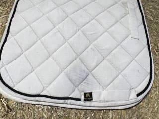 Czaprak ujeżdżeniowy welurowy