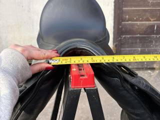 Siodło ujeżdżeniowe  szwajcarskiej firmy MERANO, 17,5"