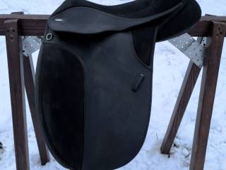 Siodło ujeżdżeniowe thorowgood T4 cob szerokie