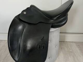 Siodło ujeżdżeniowe Butterfly Kostolany