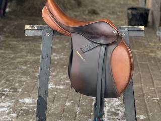 Siodło wszechstronne 17.5