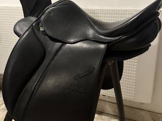 Nowe siodło ujeżdzeniowe Stubben Avalon