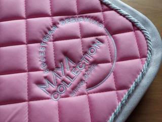 Czaprak dla konia Maya Collection różowy VS FULL