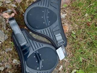 Ochraniacze dla konia tyły York z kryształkami FULL