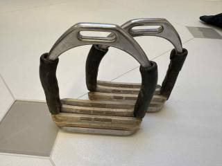 Strzemiona bezpieczne, łamane z wkładkami Mountain Horse SCS3