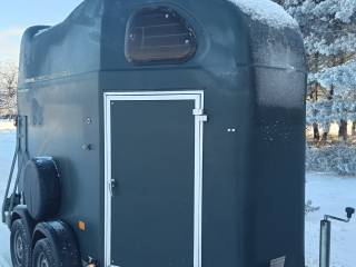 Przyczepa dwukonna Cheval Liberty Debon, PODŁOGA ALUMINIUM, ZAWIESZENIE PULMAN - OKAZJA