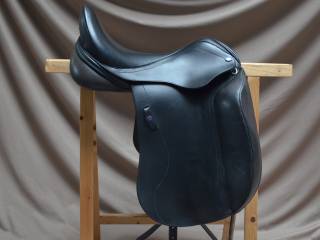 Utopia Aurora siodło ujeżdżeniowe z wymiennymi łękami 17,5