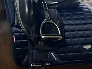 Custom Icon Flight 17,5 Siodlo ujeżdżeniowe