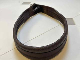 Brązowy, skórzany popręg 135 cm z gumamui